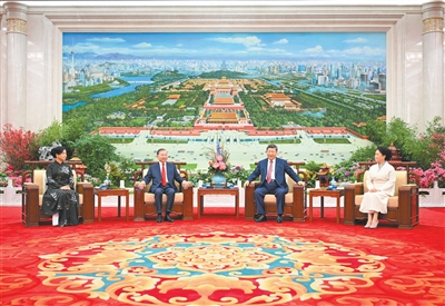 习近平夫妇同苏林夫妇亲切话别